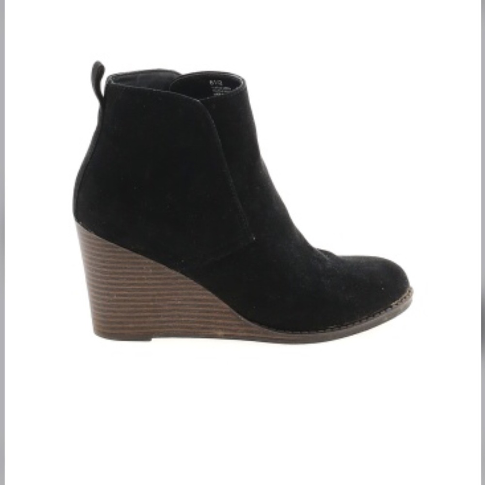 🔥Black merona wedges winter perfect so comfy!🔥